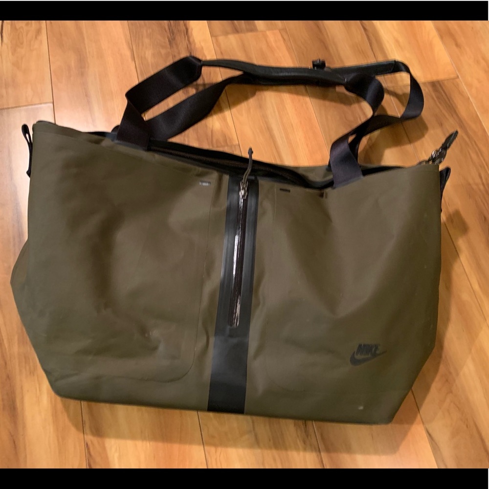 Nike Tech Tote Bag - Olive Green